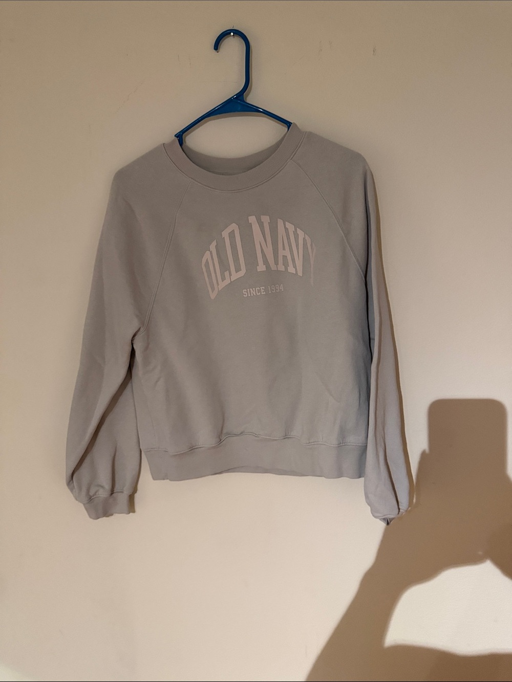 Old Navy Women's Pale Gray Crewneck Pullover Sweatshirt - Picture 1 of 2